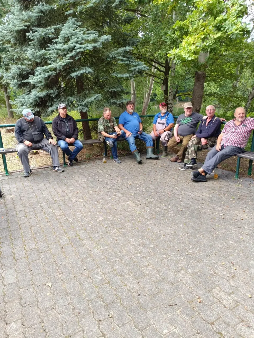 Seniorenangeln am Gewässer Klinker