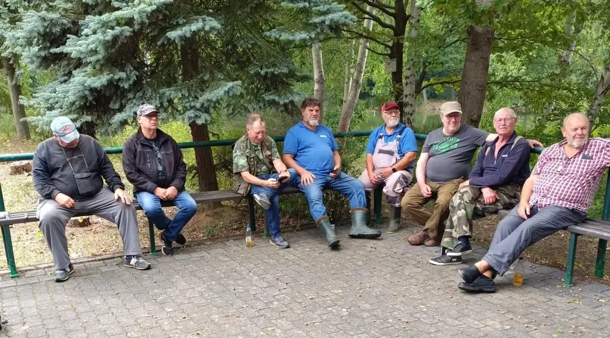 Seniorenangeln am Gewässer Klinker