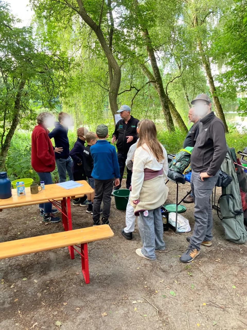 Gemeinsame Pause mit Verpflegung im Grünen