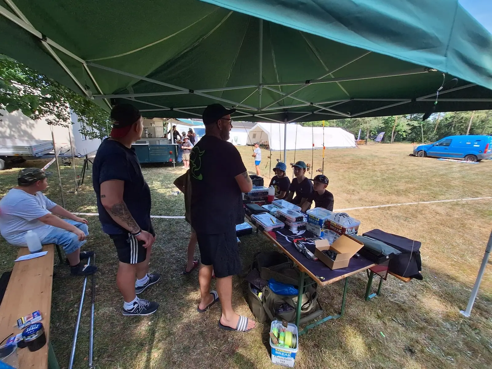 Familientag mit Attraktionen zum Abschluss des Camps